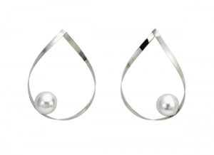VERITE ツイストピアス
