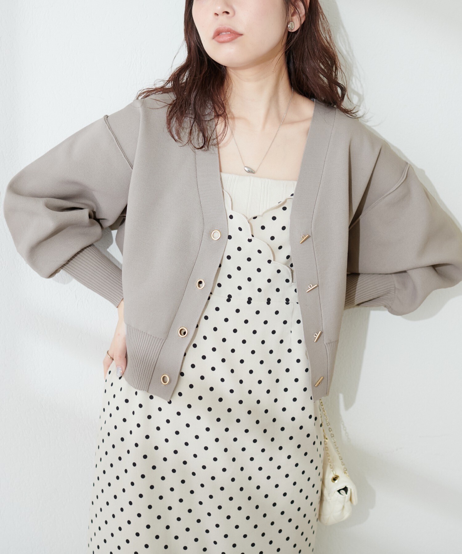 natural couture プチプラハトメバー釦カーデ