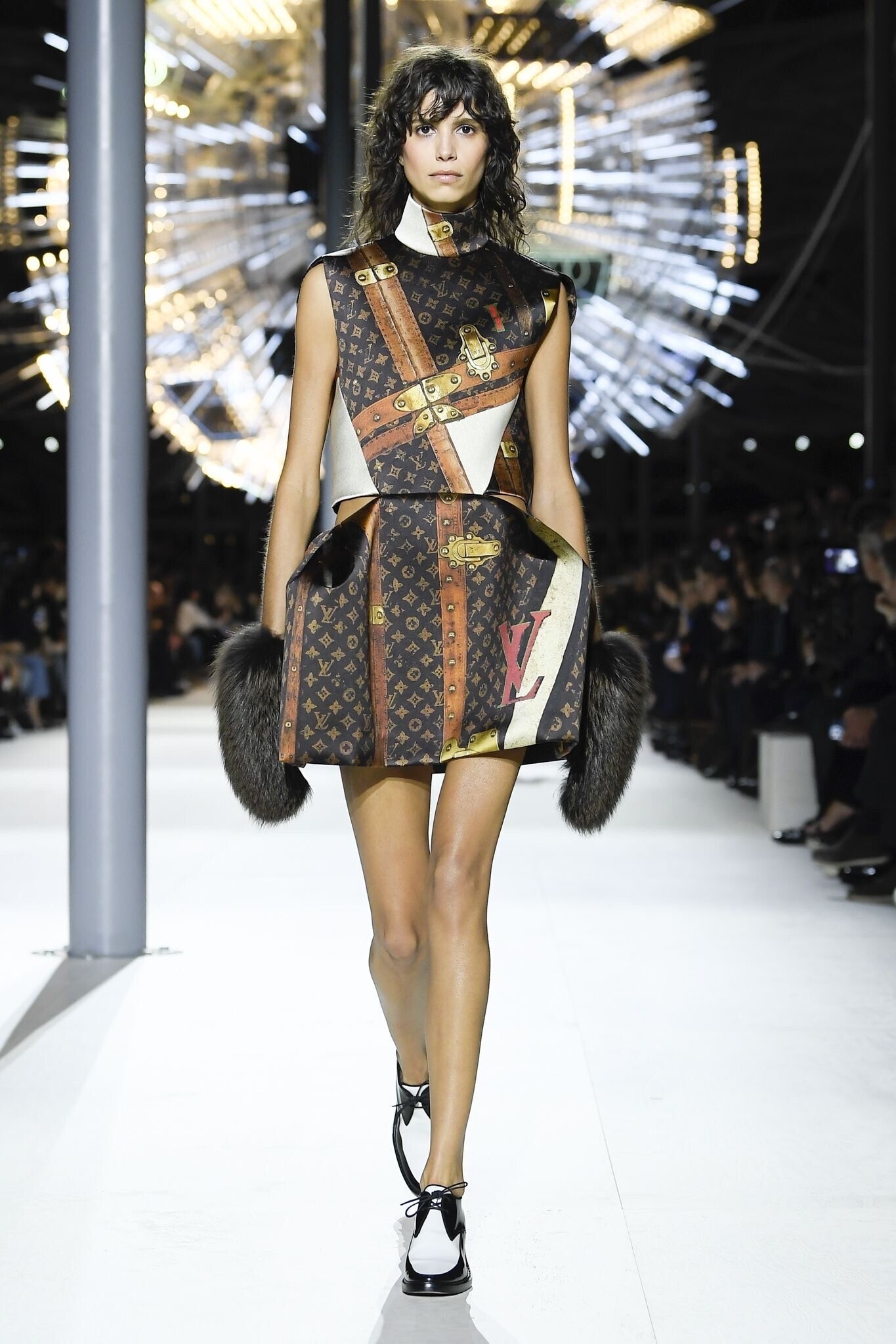 LOUIS VUITTON 「ルイ・ヴィトン」2024-25年秋冬コレクション　no.15
