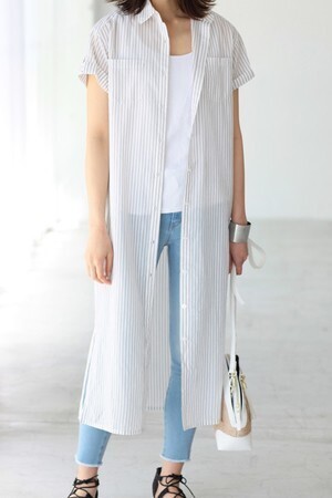 AZUL by moussy スリット入りマキシ半袖シャツ