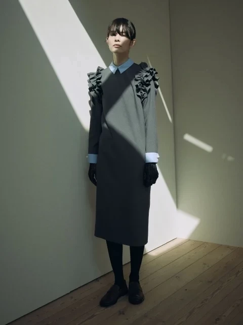 hue DAY TO EVENING DOUBLE CUFFS FRILL DRESS
