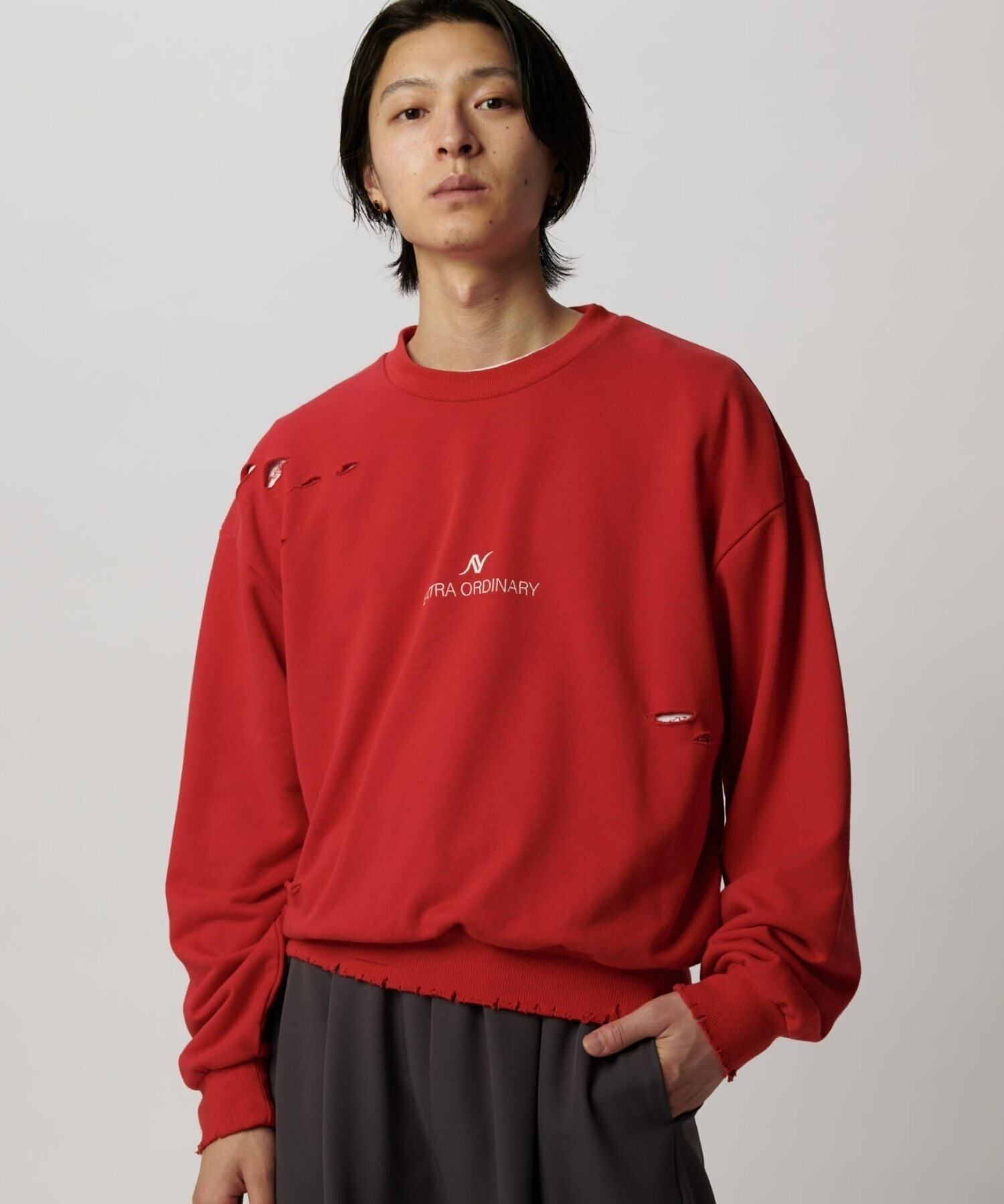 Lui's ロゴ刺繍ショート丈ダメージスウェットプルオーバー