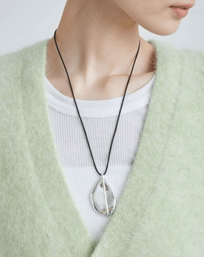 MIESROHE NUANCE　MOTIF NECKLACE