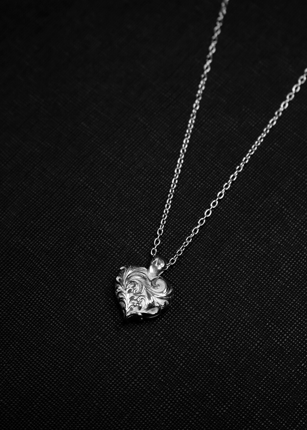 ADNEW AD.11 ADNEW Heart Necklace Silver＆Black
