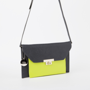 whatchamacallit 【67070435】wHAtcHaMaCaLLit/レター型クラッチバッグ