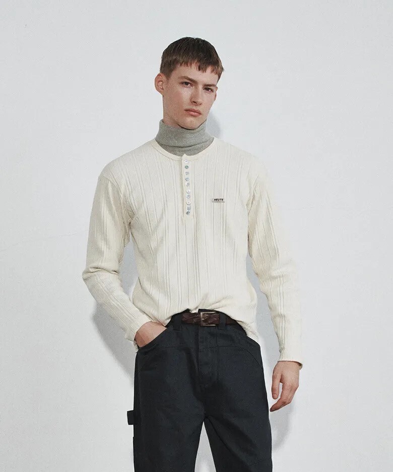 HEUTE BUTTONED HENLEY NECK T-Shirt