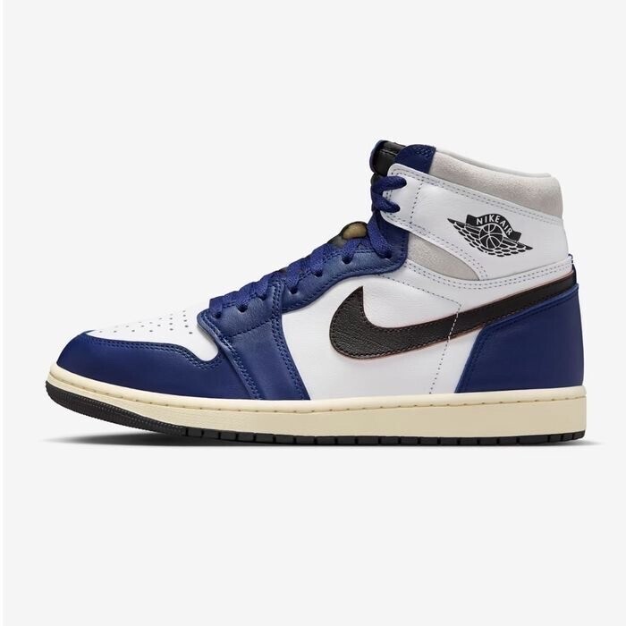 NIKE ジョーダン1ハイ スニーカー