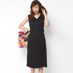QUEENS COURT 【55038】【セット商品】ノースリニット×プリーツスカート