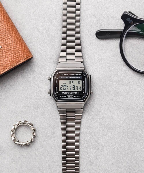 CASIO BASIC DIGITAL　METALLIC