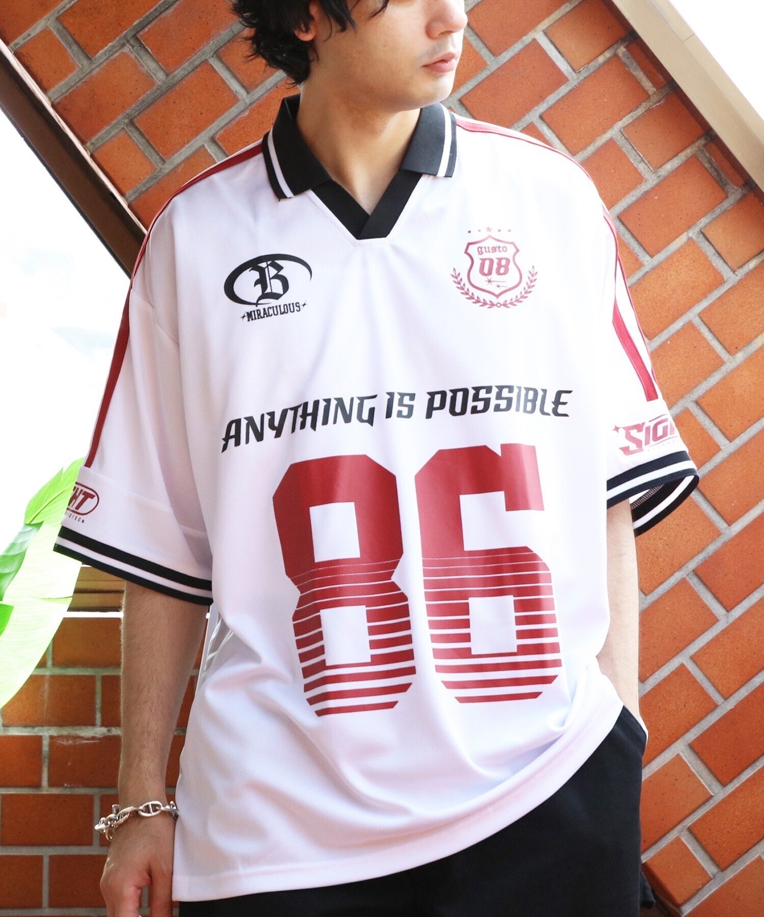 ８(eight) スポーツデザインサッカーTシャツ
