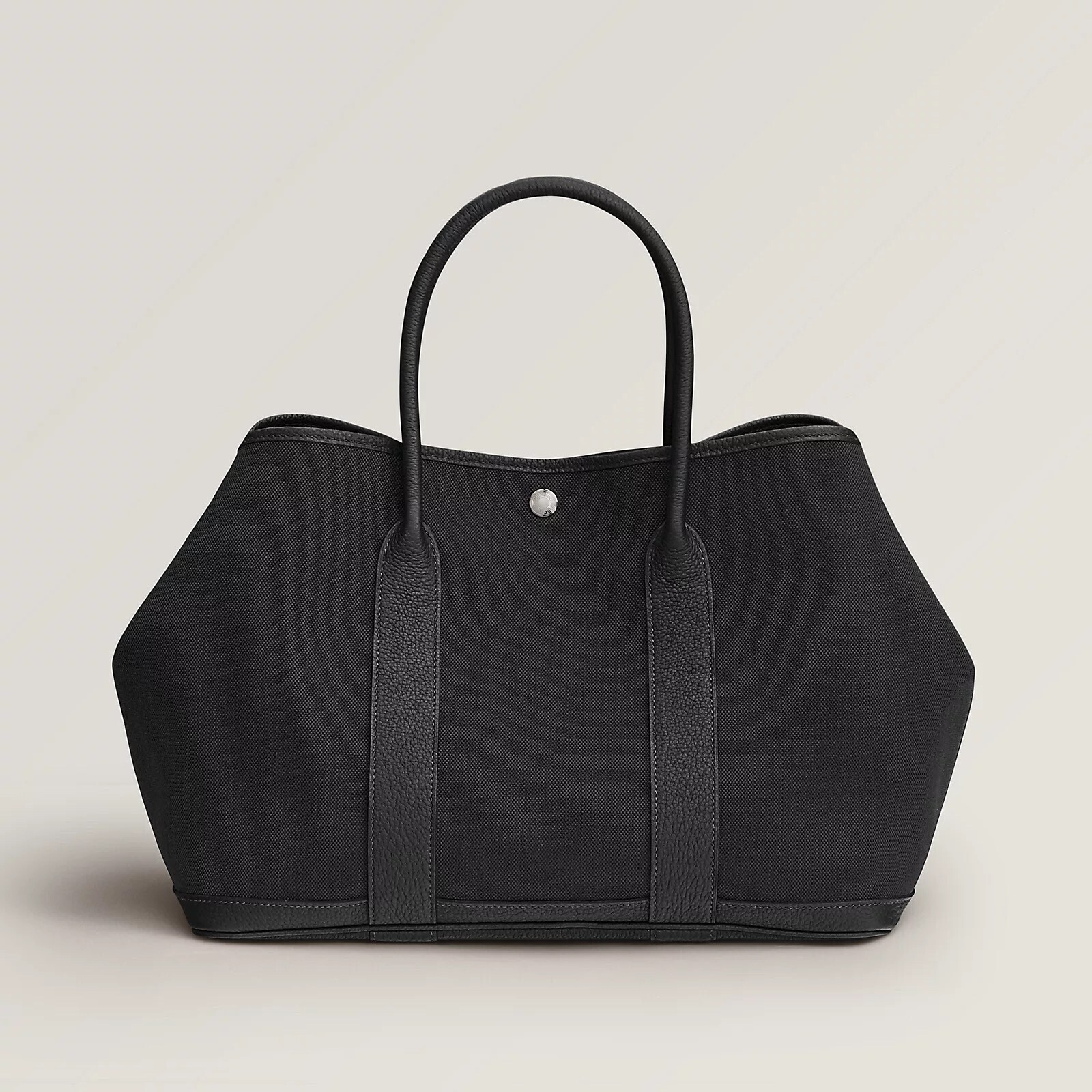 コレカウ | 渡辺翔太さんが空港ファッションで着用されていたバッグ