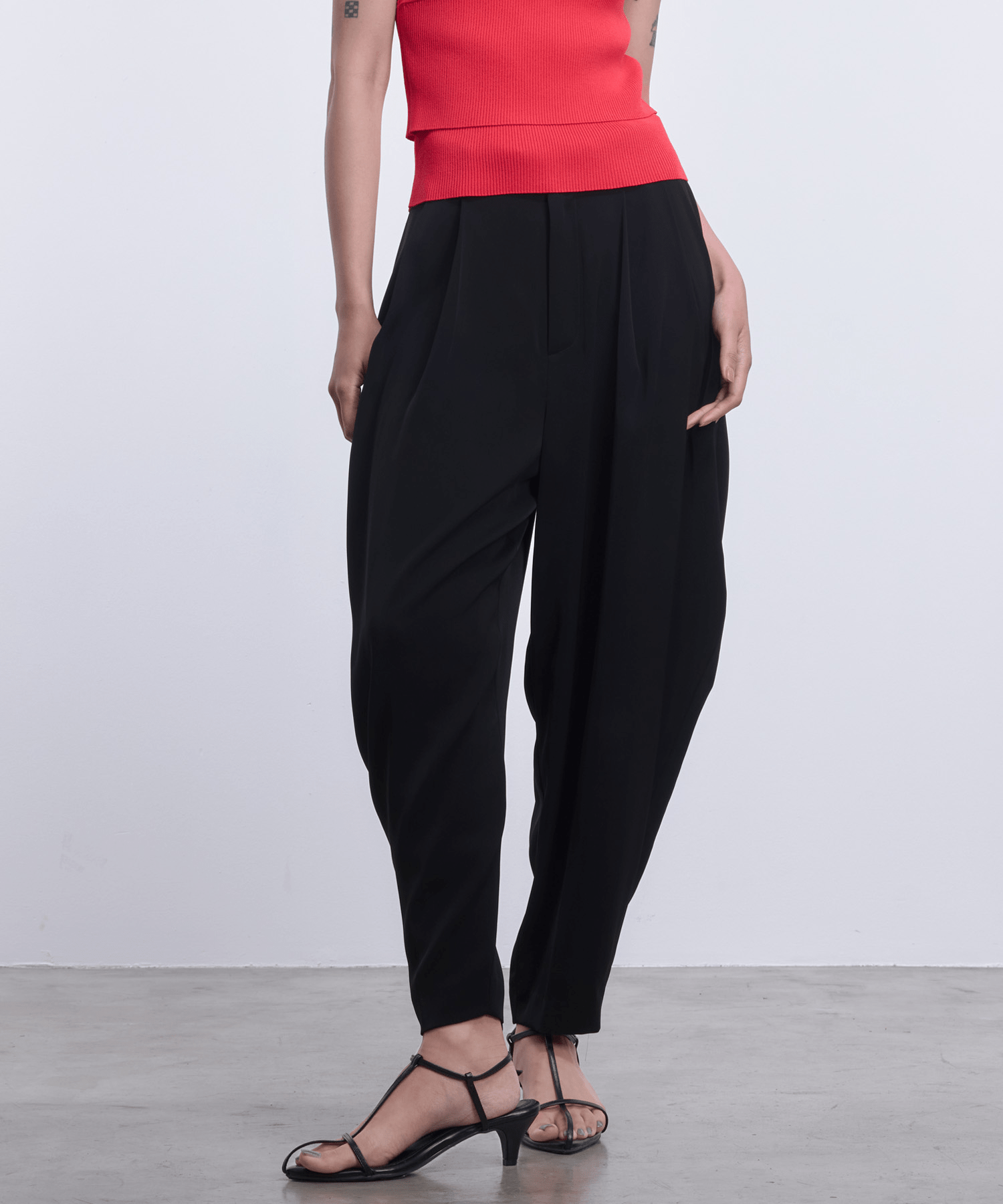 LAEMUSE DRAPED PANTS