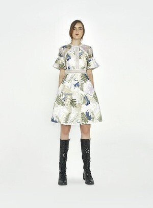 DISAYA GARDEN OF　DELIGHT WITH　BELL SLEEVE　DRESS