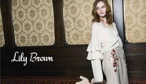 Lily Brown ロングガウン