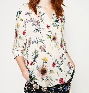 ZARA フローラル柄ブラウス