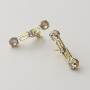 Petite robe noire earring