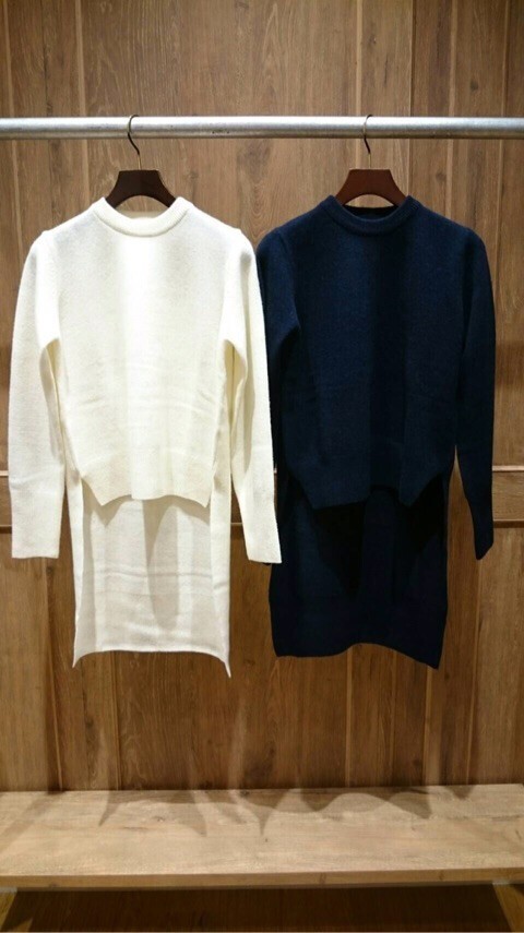 LIFE WITH FLOWERS. W/C/LONG/KNIT