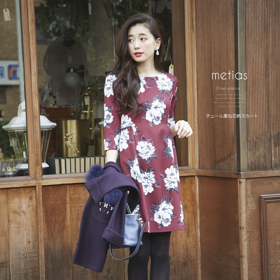 tocco 華やかさを添えるフラワーワンピース 【metias　メティアス】