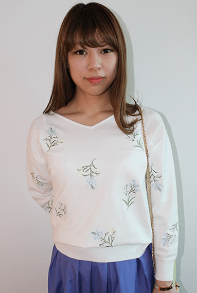 JUSGLITTY フラワー刺繍ニット
