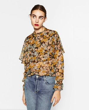 ZARA フリル付きハイネックブラウス