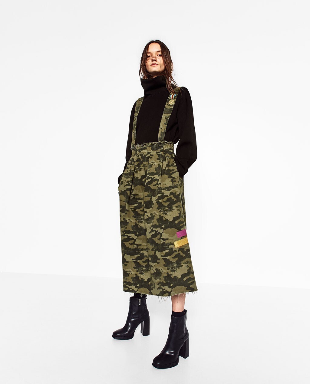 ZARA カモフラージュ柄スカート 詳細