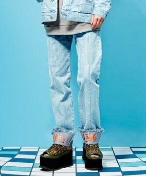 PAMEO POSE ＯＬＥ！ＤＥＮＩＭ ＴＲＯＵＳＥＲＳ
