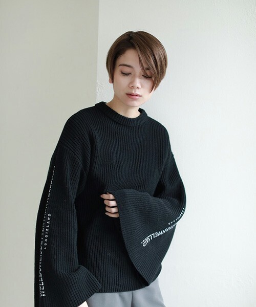 AZUL by moussy 袖プリント畔編みニットPO