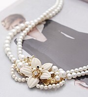 Raffia Musee necklace