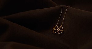 CASUCA lilii チェーンイヤリング