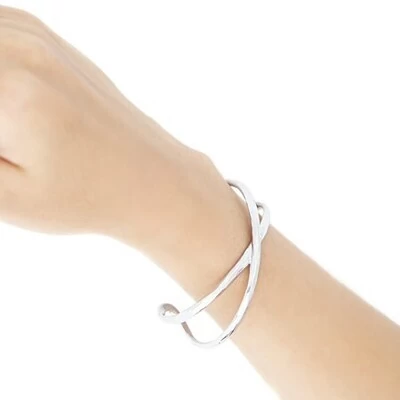 定価56100円 24SS 未使用 サンローラン オーバル サングラス 高岡早紀 こんばんは。 少しずつ、紫外線が強くなってきたのかな