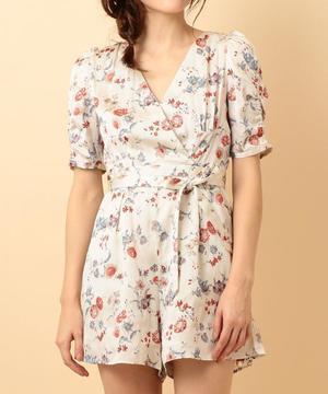 deicy ノスタルリップフラワーショートロンパース