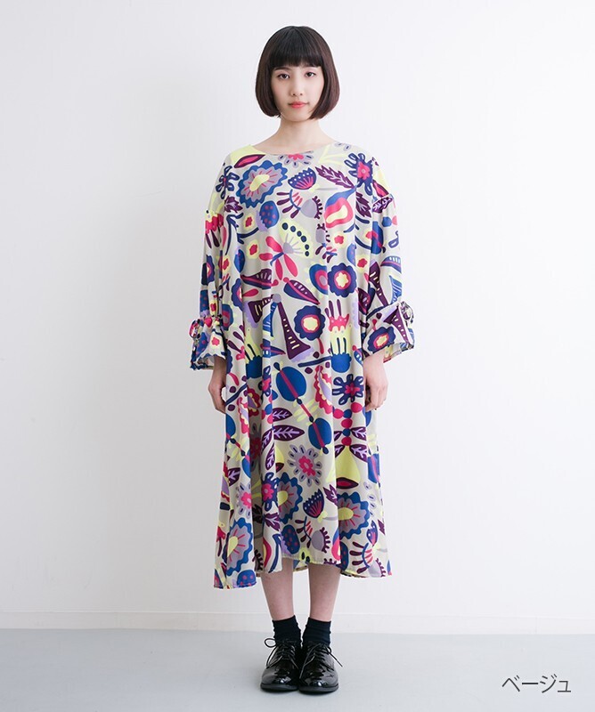 merlot 唄うフラワーズビックシルエットワンピース