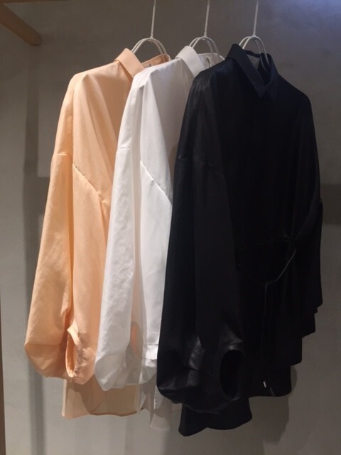 Antigravite カレンダー加工　ギャザーシャツブラウス