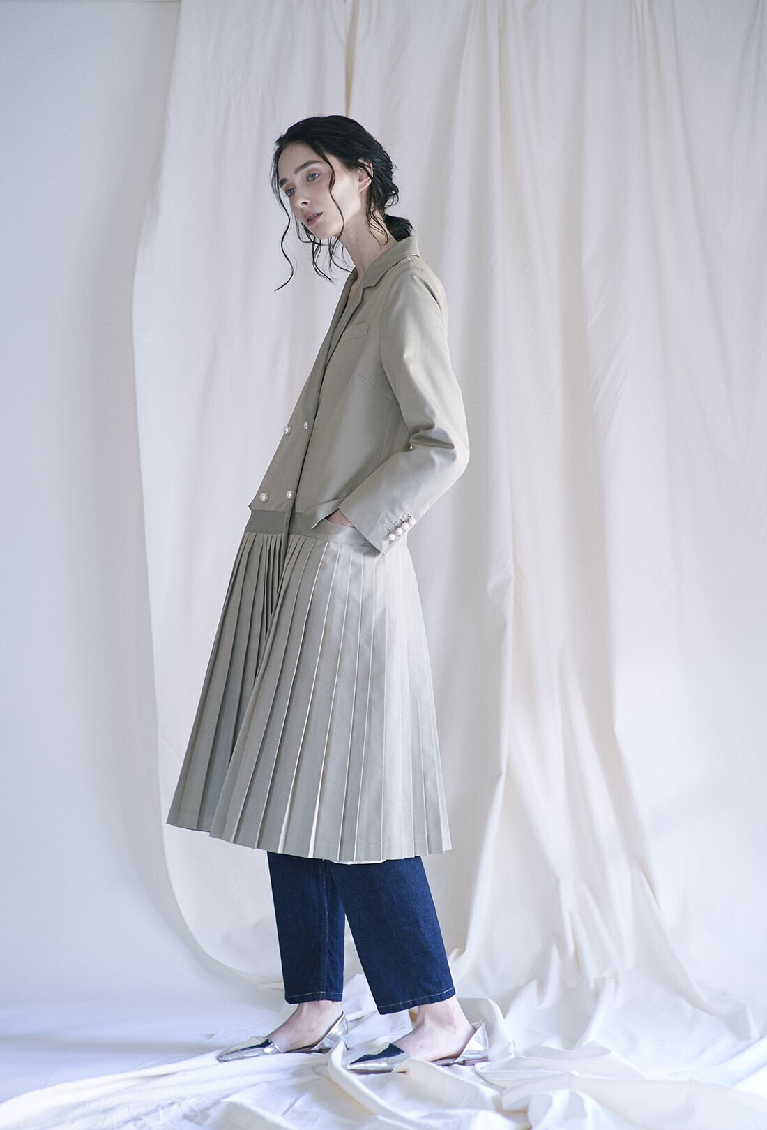 nesessaire pleats coat