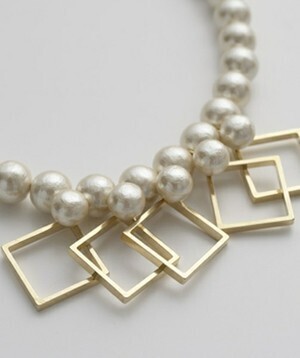 Petite robe noire necklace