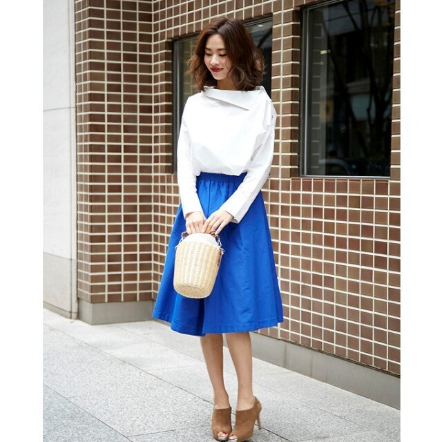 &. NOSTALGIA Asymmetry tuck skirt