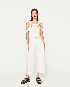 ZARA リング＆サイドスリット入りトップス