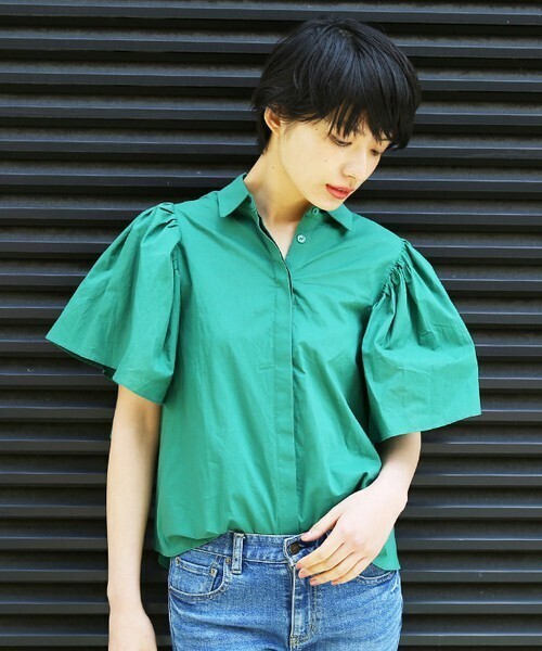AMERI BACK SLIT FRILL SHIRT