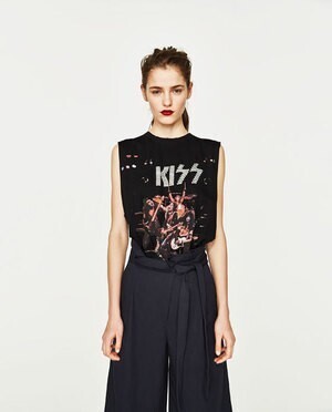 ZARA KISS Ｔシャツ