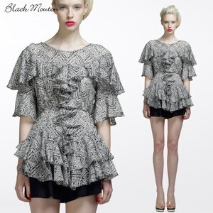 Black Mouton モノクロフラワーフリルチュニック