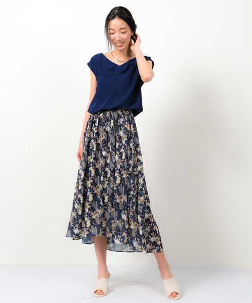 TONAL ((シワになりにくい)ピーコックフラワーノースリーブワンピース
