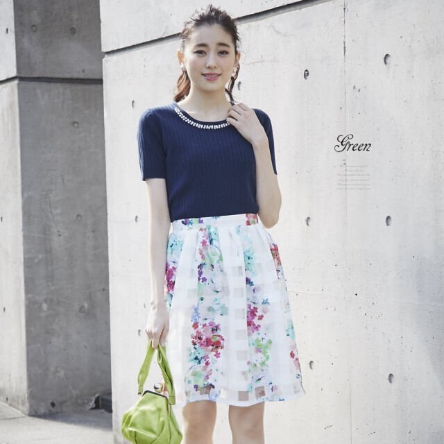 tocco 日差しに映える彩りシアーチェック×フラワーオーガンジースカート