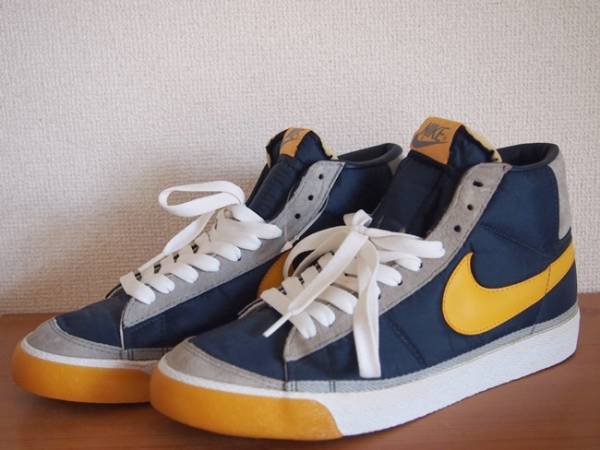 NIKE NIKE BLAZER MID スニーカー