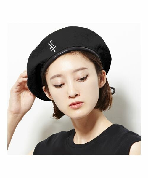 PAMEO POSE VOYNICH“P”ICON BERET