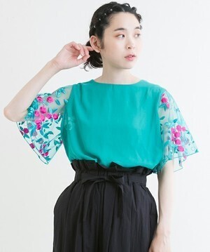 merlot plus 花刺繍レーススリーブブラウス