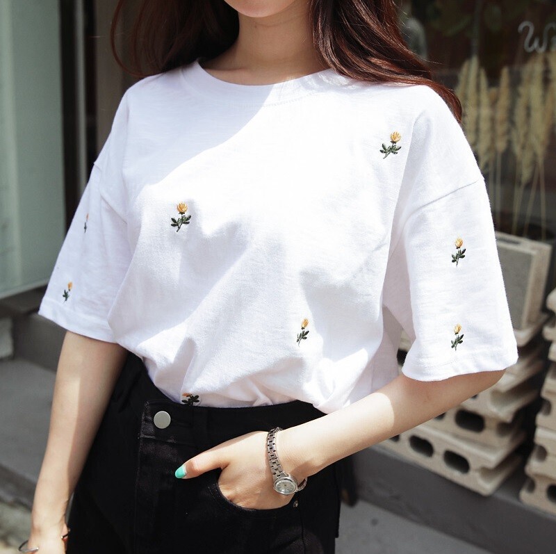 DHOLIC 花柄刺繍ドロップショルダーTシャツ