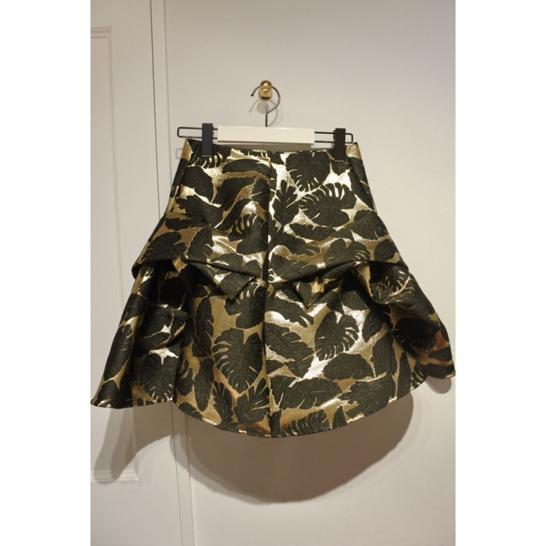 sakayori. Gold leaf skirt
