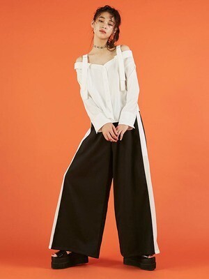 MURUA ロングベルトオフショルシャツで