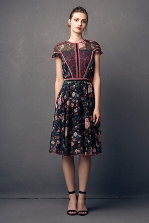 TADASHI SHOJI 花柄フレア ミディアムドレス
