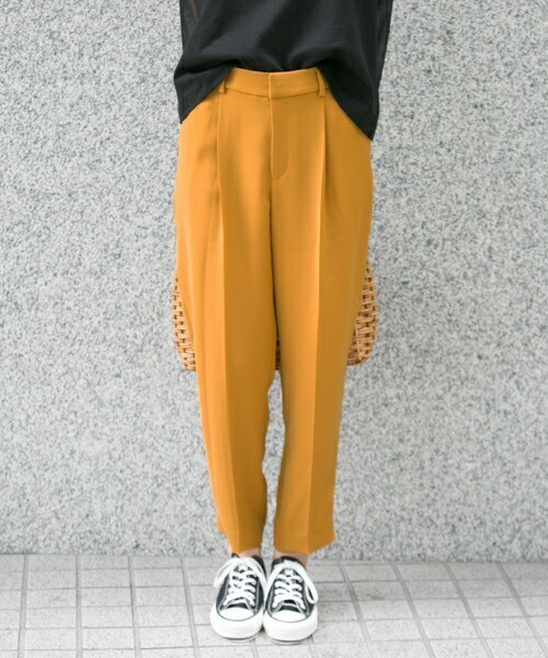 URBAN RESEARCH カラーテーパードパンツ